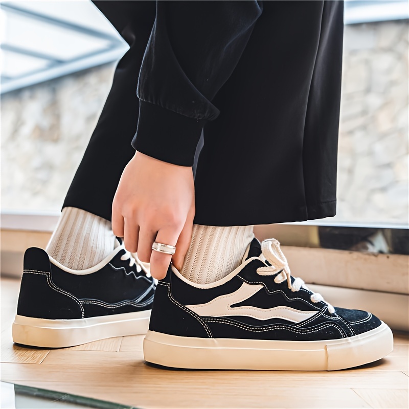 trendy skate shoes men s breathable non slip lace shoes details 2